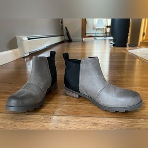 Sorel Emelie Chelsea Boots NWOT